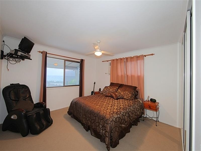 42 Barolin Esplanade, Coral Cove QLD 4670