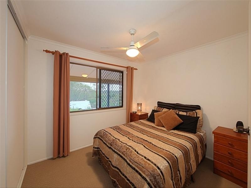 42 Barolin Esplanade, Coral Cove QLD 4670