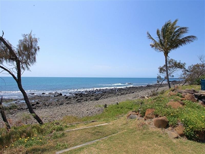 42 Barolin Esplanade, Coral Cove QLD 4670