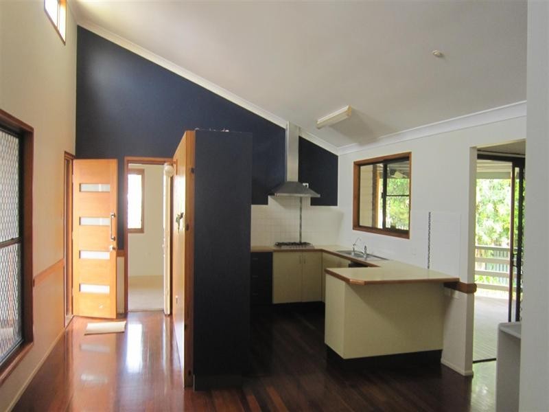 6 Shailer Court, Thabeban QLD 4670