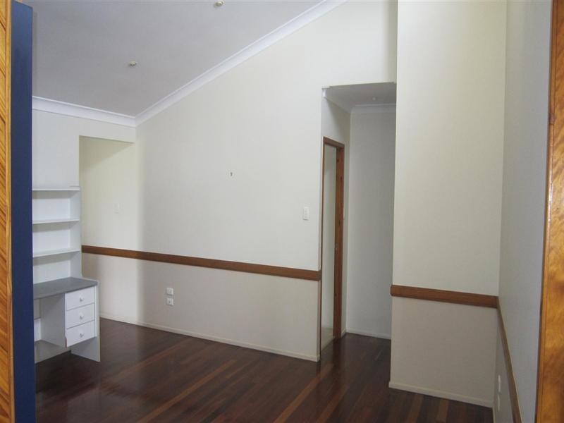 6 Shailer Court, Thabeban QLD 4670