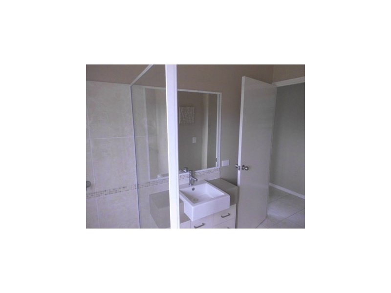 27 Kindt Street, Moore Park Beach QLD 4670