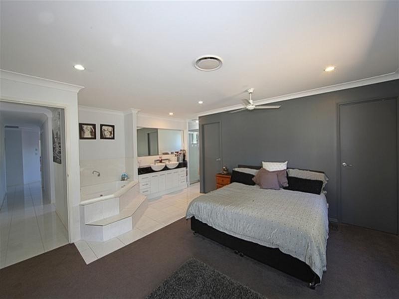 39 Regency Road, Moore Park Beach QLD 4670