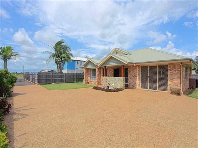 17a LOVERS Walk, Thabeban QLD 4670
