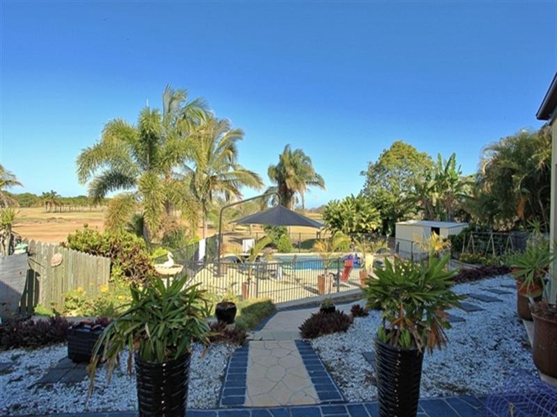 228 Barolin Esplanade, Coral Cove QLD 4670