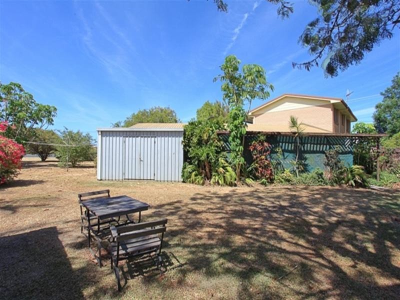 2 Zunker Street, Burnett Heads QLD 4670