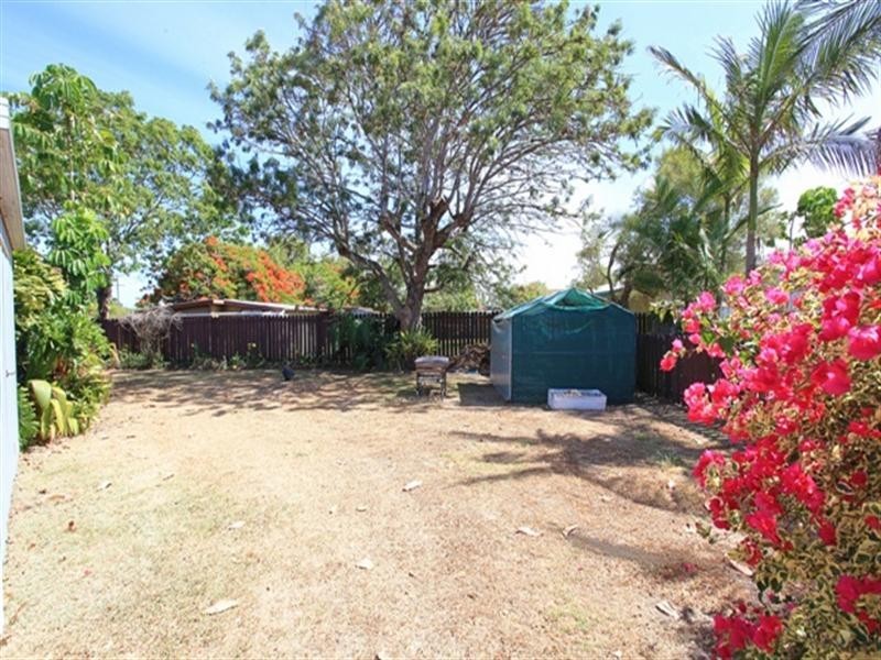 2 Zunker Street, Burnett Heads QLD 4670