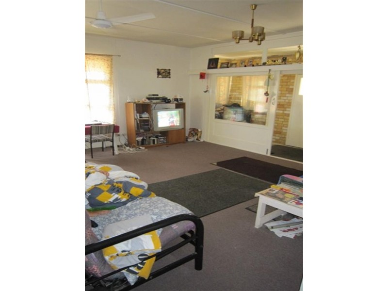 11 Mary Street, Bundaberg East QLD 4670