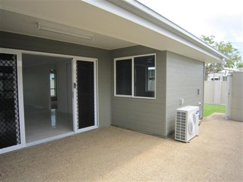 2/82 Woondooma Street, Bundaberg Central QLD 4670