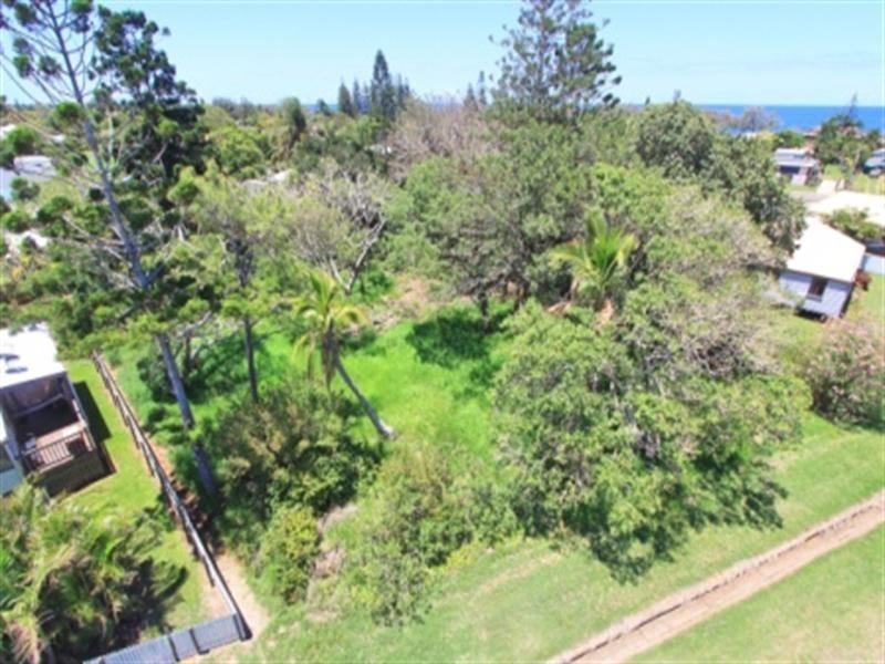 5-7 Moore Street, Elliott Heads QLD 4670