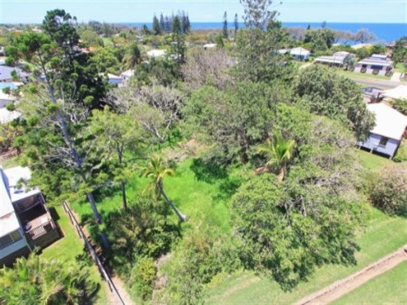 5-7 Moore Street, Elliott Heads QLD 4670