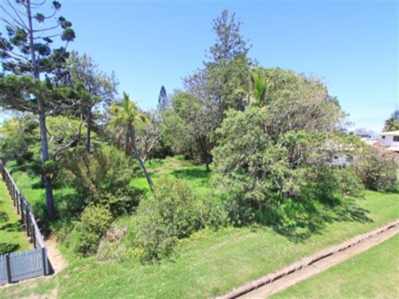 5-7 Moore Street, Elliott Heads QLD 4670
