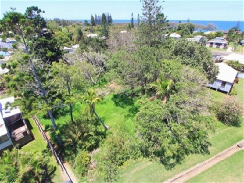 5-7 Moore Street, Elliott Heads QLD 4670