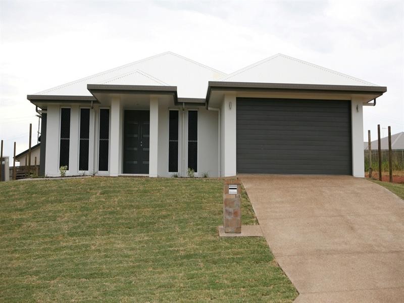 3 Mountney Street, Avoca QLD 4670