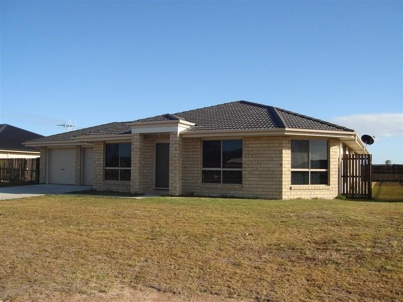 8 Regent Court, Thabeban QLD 4670