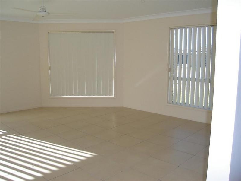 8 Regent Court, Thabeban QLD 4670