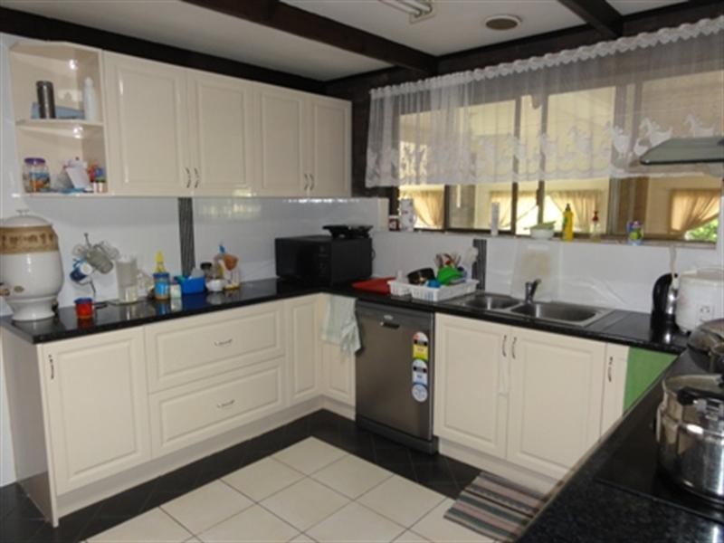 2 Crest Court, Avoca QLD 4670