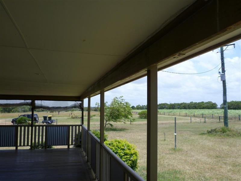 402 Booyan Road, Moore Park Beach QLD 4670