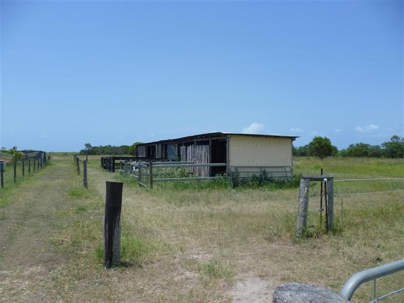 402 Booyan Road, Moore Park Beach QLD 4670