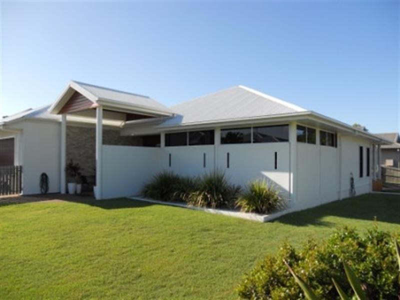 2 Freshwater Drive, Branyan QLD 4670