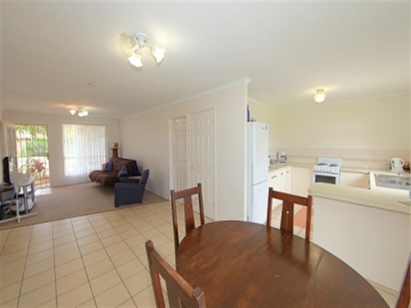 2/57 Cunnington Street, Bundaberg East QLD 4670