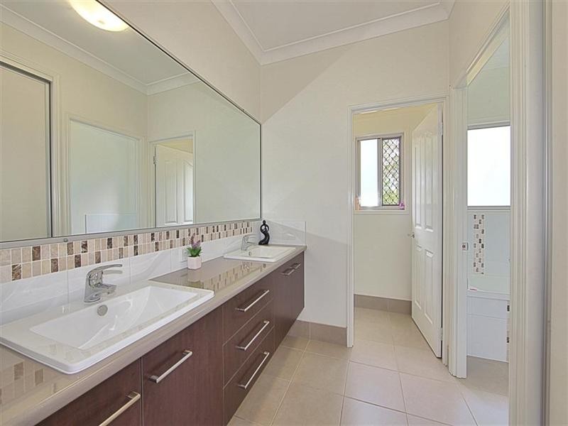 180 Seaview Road, Bargara QLD 4670