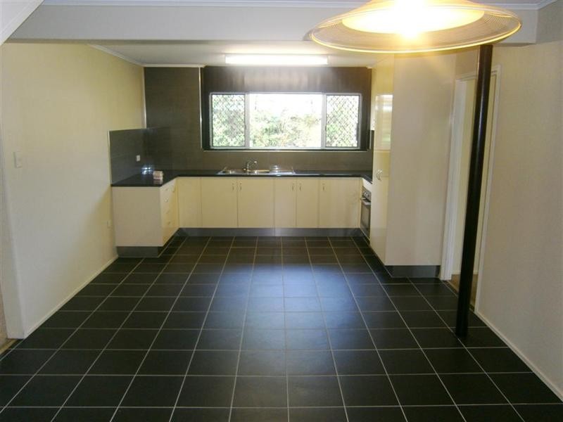 46 Avenell Street, Avenell Heights QLD 4670