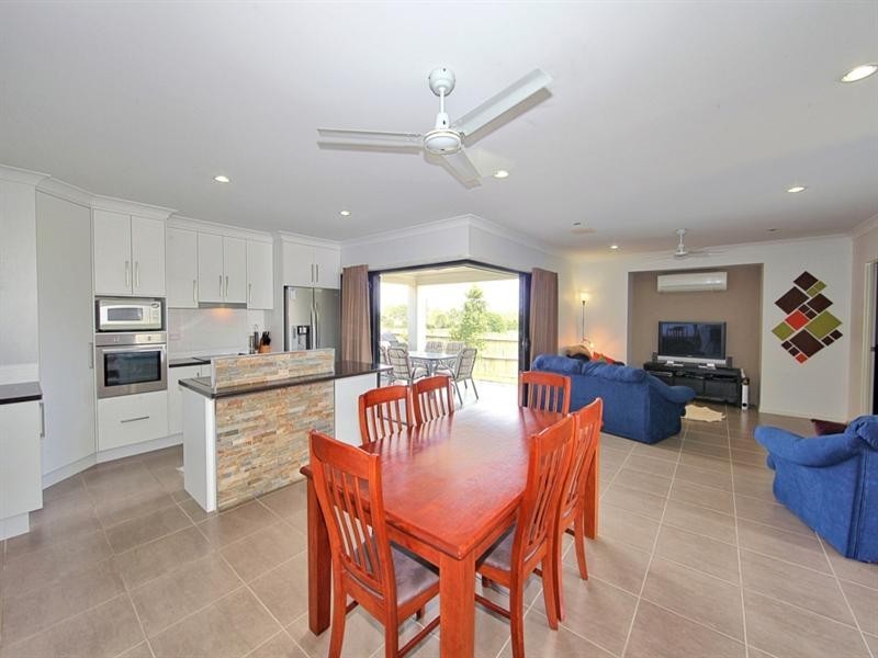 2 Mountney Street, Avoca QLD 4670