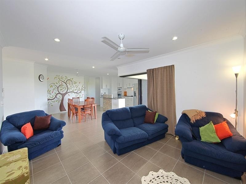 2 Mountney Street, Avoca QLD 4670