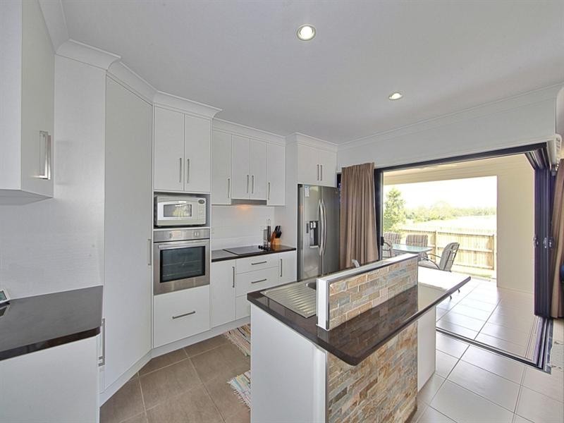 2 Mountney Street, Avoca QLD 4670