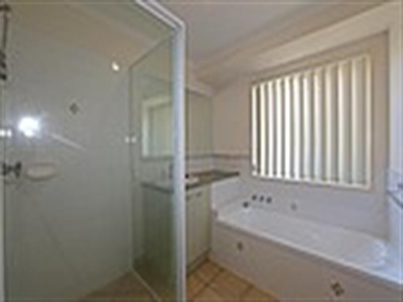 44 Paradise Avenue, Thabeban QLD 4670