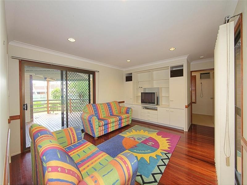 6 Shailers Circuit, Thabeban QLD 4670