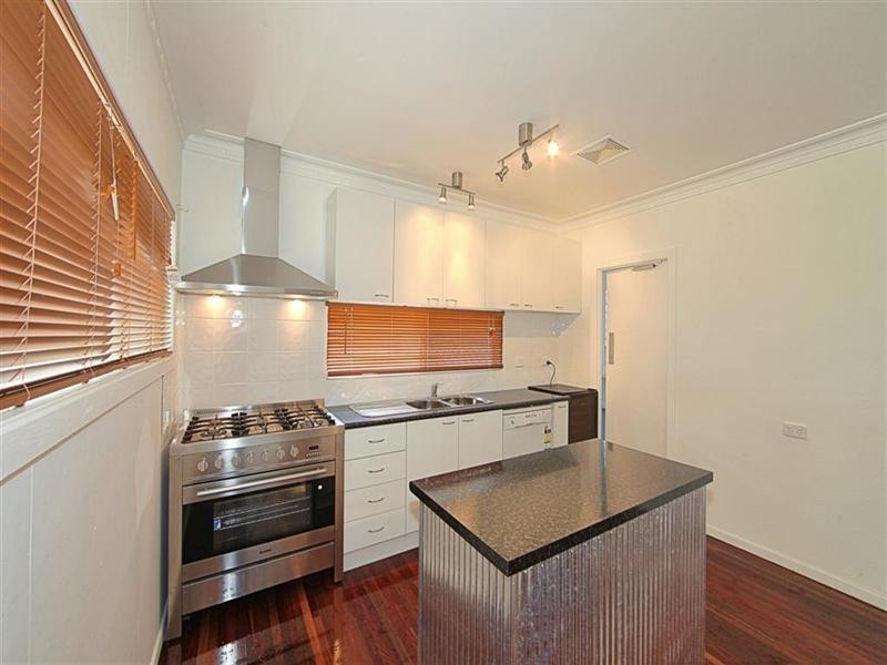 1 Lovers Walk, Woongarra QLD 4670