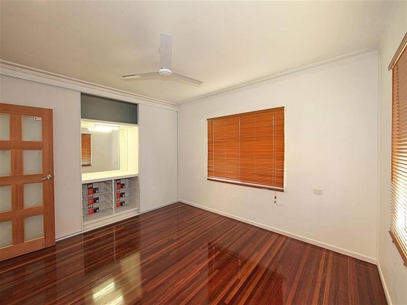 1 Lovers Walk, Woongarra QLD 4670