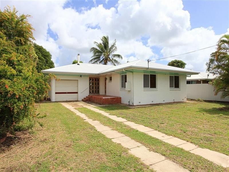 1 Lovers Walk, Woongarra QLD 4670