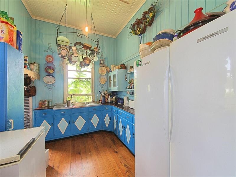 6 Harvey Street, Avenell Heights QLD 4670