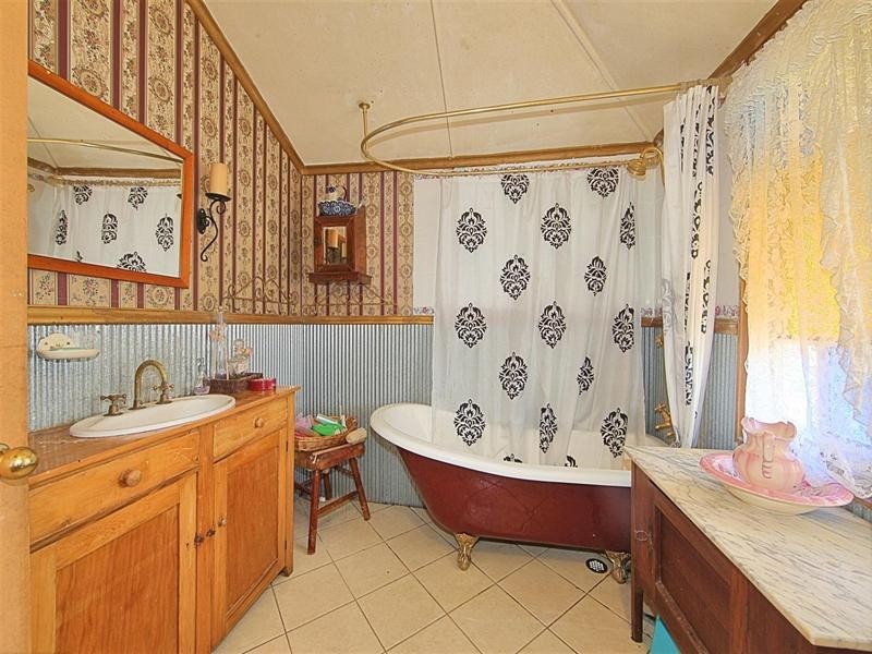 6 Harvey Street, Avenell Heights QLD 4670