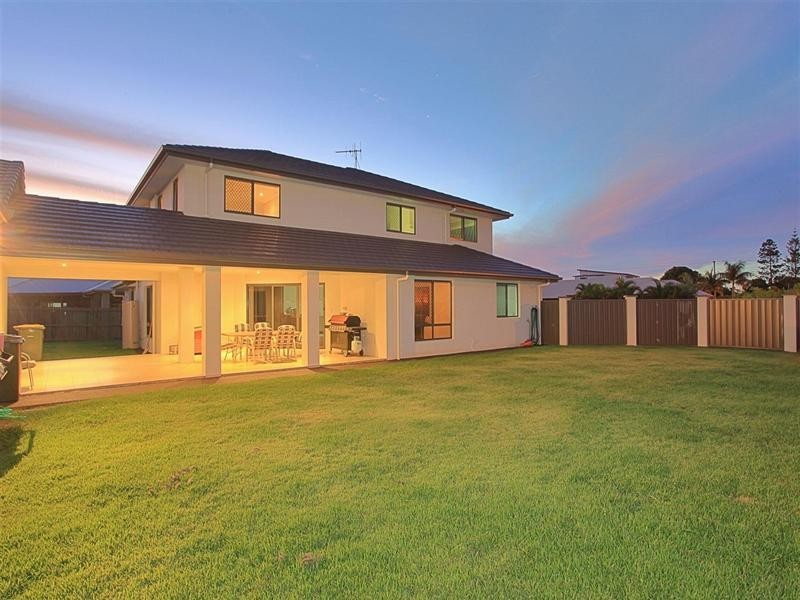 1 Serenity Drive, Kalkie QLD 4670