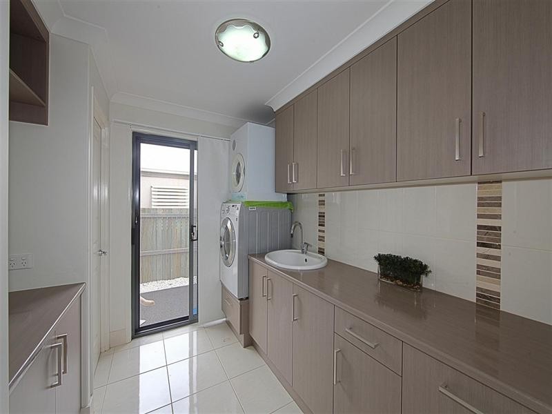 1 Serenity Drive, Kalkie QLD 4670