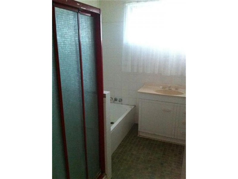 16 Mcveigh Street, Kepnock QLD 4670