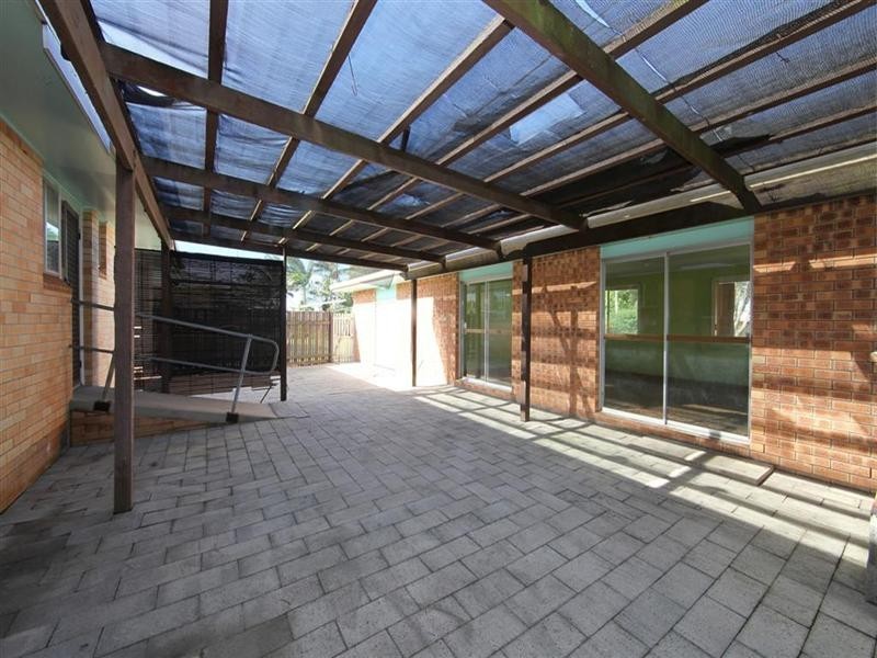 10 Barlow Street, Bundaberg North QLD 4670