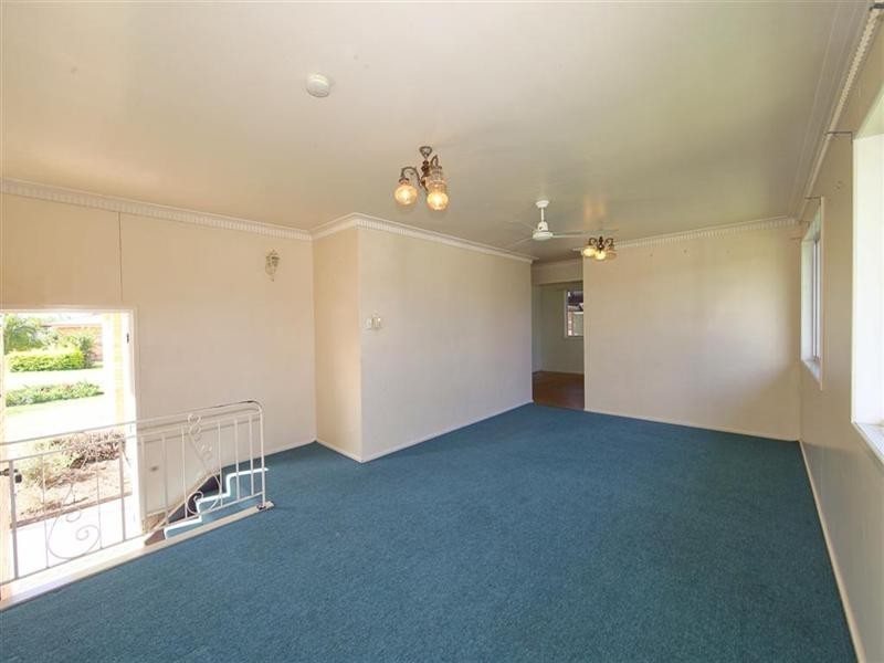 10 Barlow Street, Bundaberg North QLD 4670