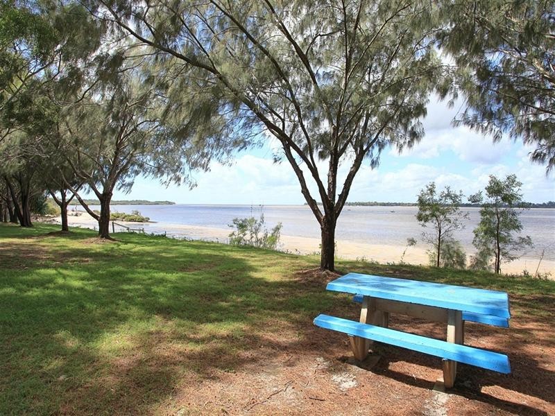 5 Esplanade (Walker’s Point), Woodgate QLD 4660