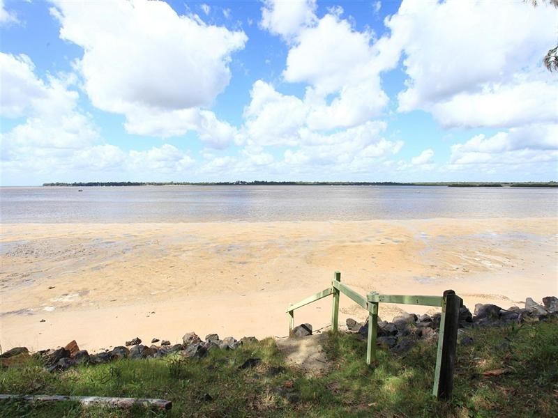 5 Esplanade (Walker’s Point), Woodgate QLD 4660