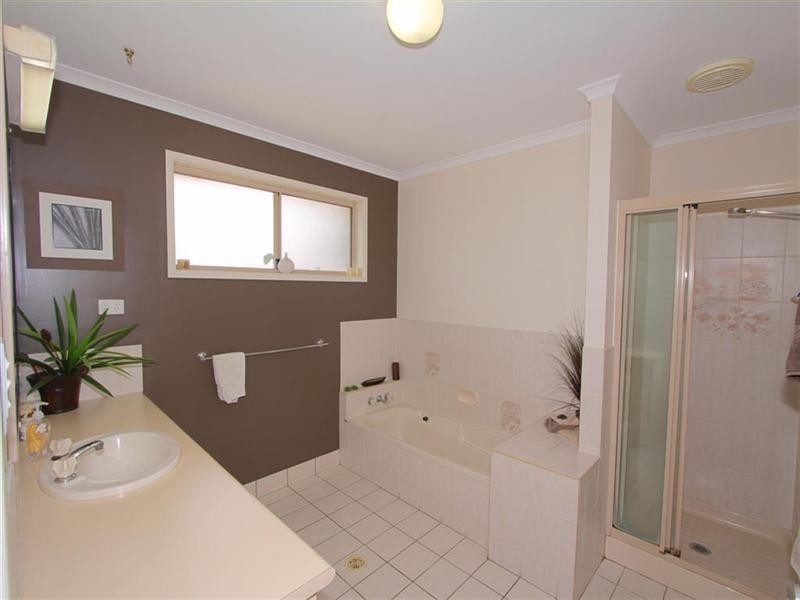 6 Magee Court, Kepnock QLD 4670