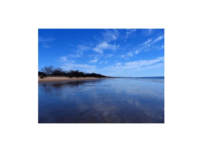 5 Woodlands Lane, Moore Park Beach QLD 4670