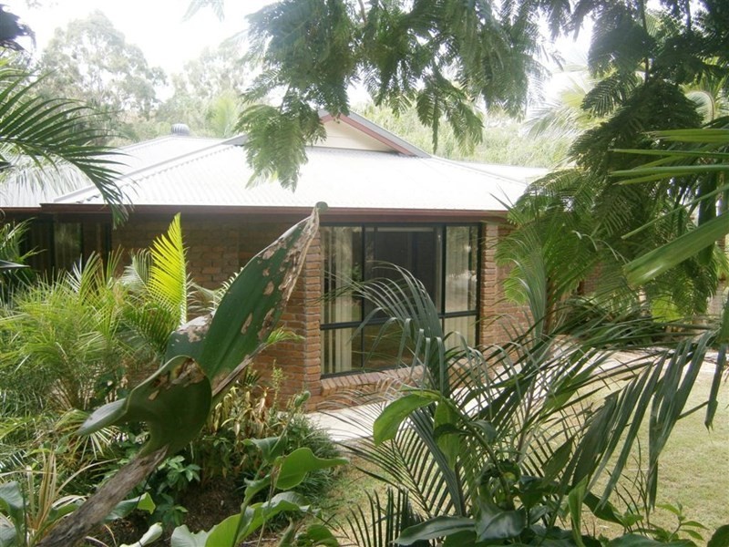 5 Woodlands Lane, Moore Park Beach QLD 4670