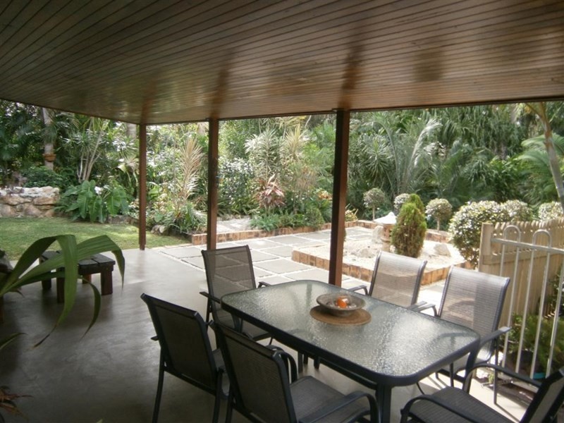 5 Woodlands Lane, Moore Park Beach QLD 4670