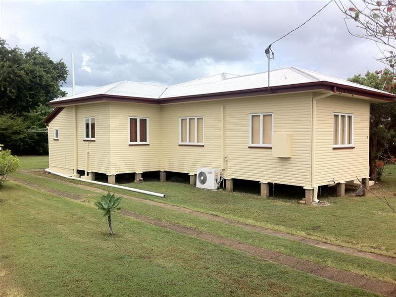 6 Nott Street, Walkervale QLD 4670