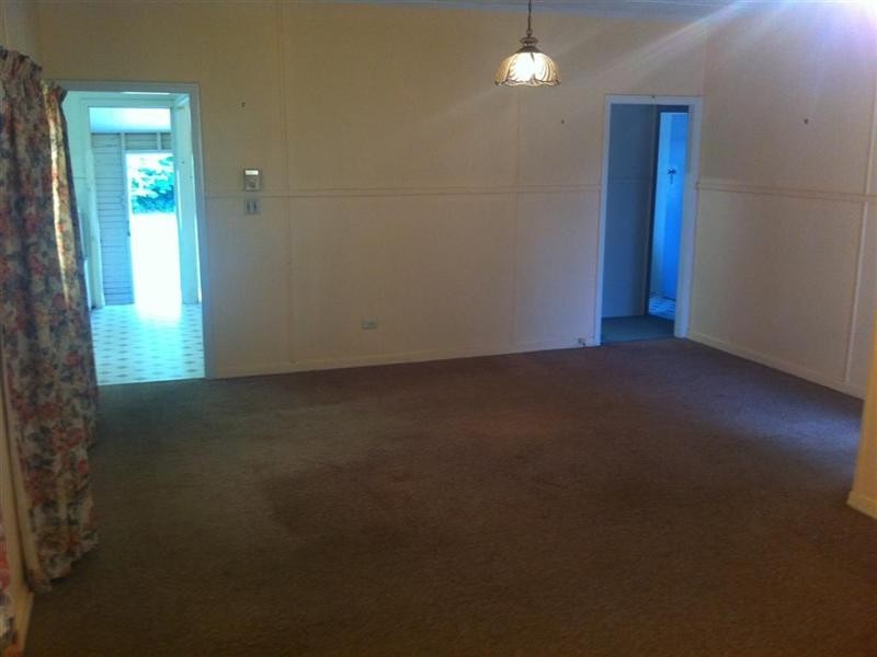 6 Nott Street, Walkervale QLD 4670